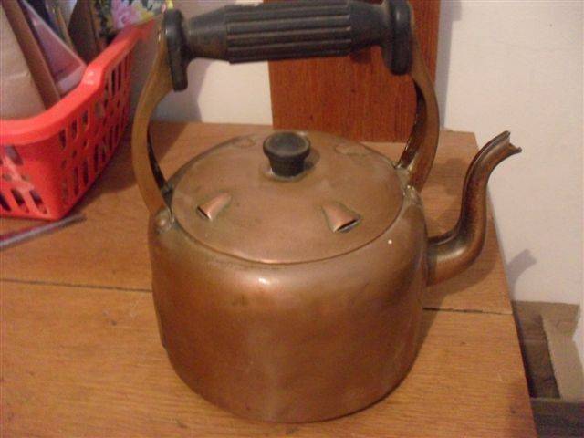 VINTAGE  COPPER KETTLE (FOR DISPLAY ONLY)
