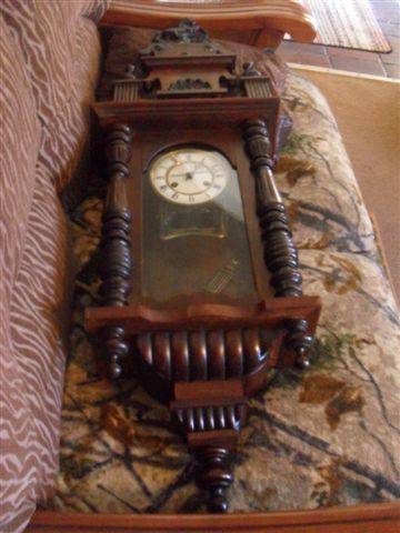 WOW ...STUNNING HUGE WOODEN WALL CLOCK WITH BEAUTIFUL DECORATIVE PIECES.....