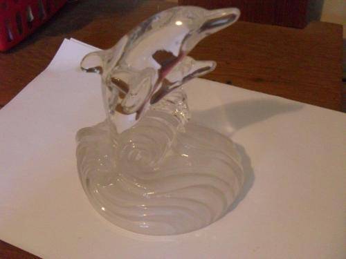 STUNNING GLASS DOLPHIN WITH BABY DOLPHIN ORNAMENT....