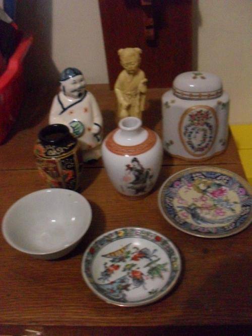 SOME VINTAGE ORIENTAL LITTLE VASES AND OTHER PIECES