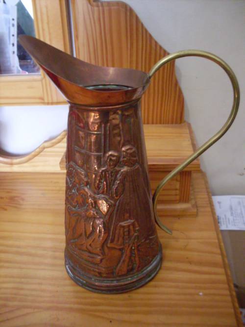 LARGE COPPER JUG WITH FABULOUS DESIGN