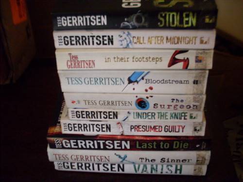 A COLLECTION OF 10 TESS GERRITSEN NOVELS