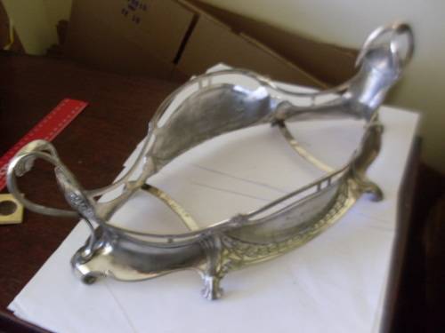 UNUSUAL STYLED LARGE VINTAGE SP CASAROLE DISH HOLDER ....SEE DESCRIPTION