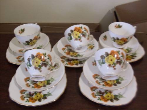 5 QUEEN ANNE TRIOS WITH AUTUMN SHADE ROSES PATTERN...NO 8287