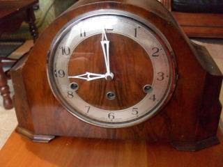 AN ENFIELD WESTMINSTER CHIME 8 DAY MANTLE CLOCK