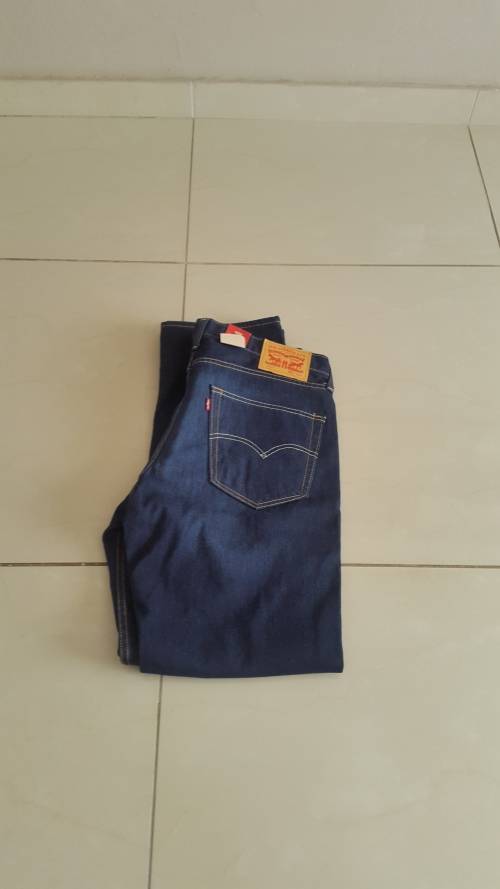 LEVIS JEANS