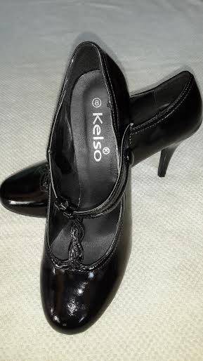 Brand new black Kelso heels