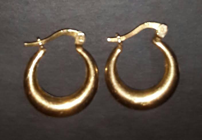 Solid 9 ct gold earrings