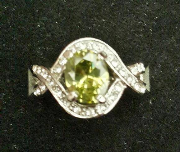Gorgeous WGP peridot dress ring