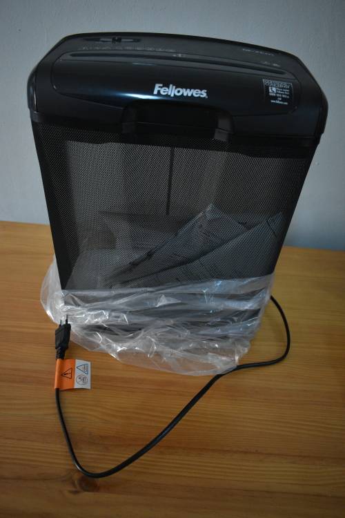 Fellowes M-7cm Paper shredder
