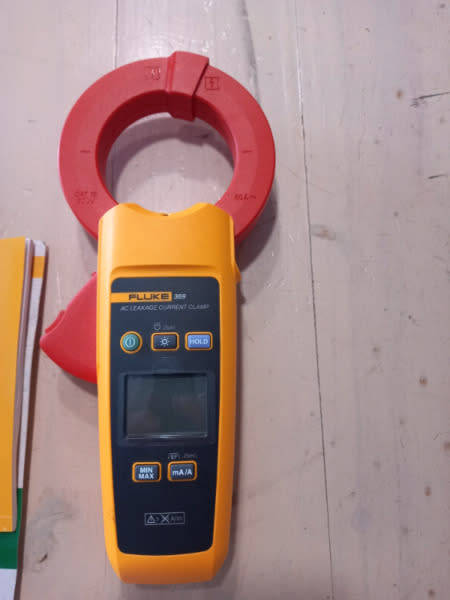 FLUKE 369 LEAKAGE CURRENT CLAMP METER