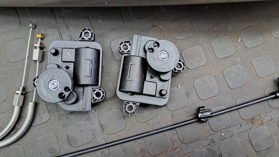 BMW S1000RR OEM Full Exhaust system & actuators (Never been used)