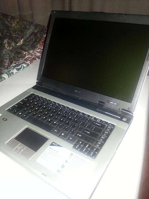 Acer Aspire 1414WLMI Laptop In Excellent Condition