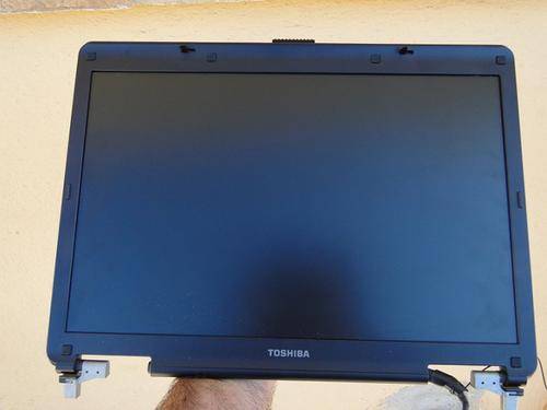 TOSHIBA SATELLITE L40-13G LCD Screen