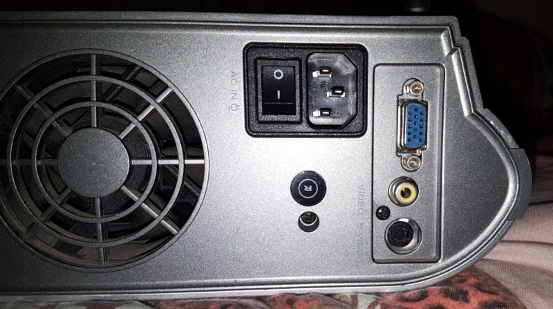 LG RD-JT51 DLP Projector (800x600 NATIVE) Supports up to 1080i input