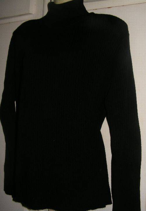 SALE!!!! BEAUTIFUL IMPORTED BLACK SWEATER (XXL)