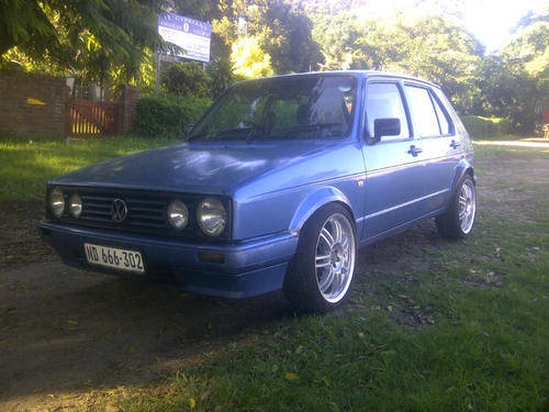 VW GOLF ROX. 1.4L. (2008) 17" MAGS. STARTS R 1.00