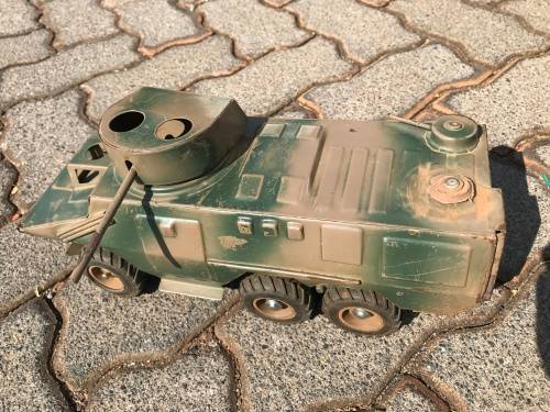Large solid metal tank - approx 30 cm long x 15 cm wide
