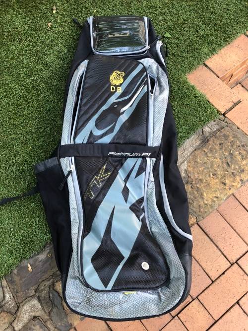 Lovely and good condition TK Hockey Stick Bag