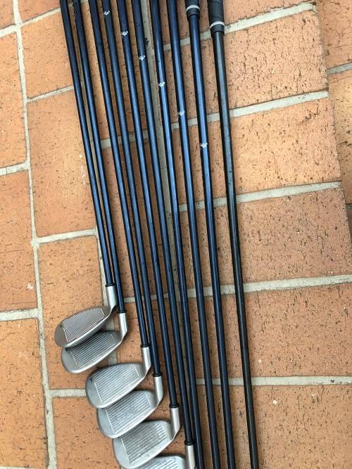 Wow - Callaway irons with graphite shafts and nie grips - Good value