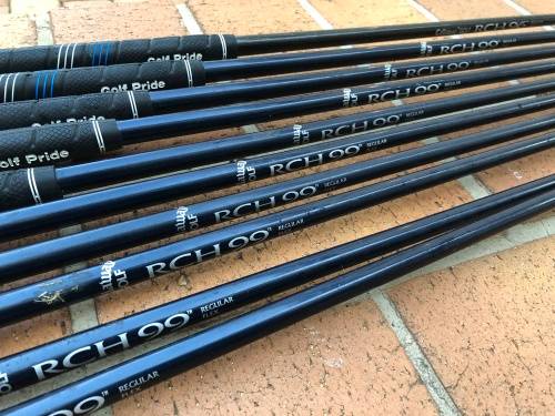 Wow - Callaway irons with graphite shafts and nie grips - Good value