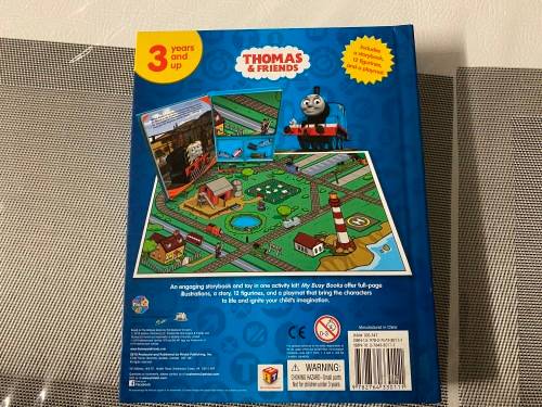 Nice Thomas and Friends Book with playing models and play mat - fantastic