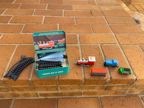 Gift set - Train in a Tine - very nice