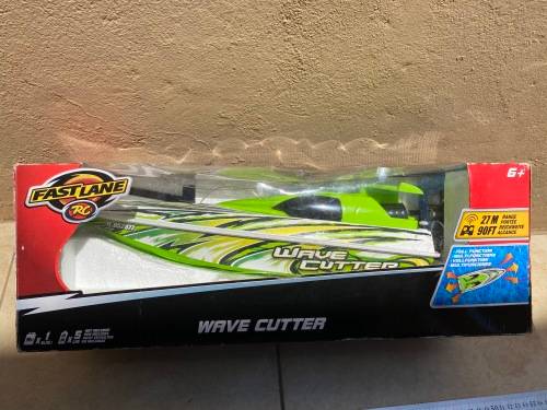 Wave Cutter boxed - Fast Lane with remote