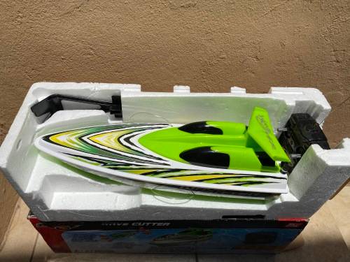 Wave Cutter boxed - Fast Lane with remote