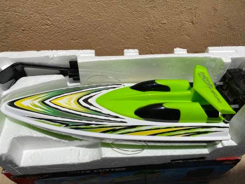 Wave Cutter boxed - Fast Lane with remote