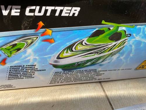 Wave Cutter boxed - Fast Lane with remote