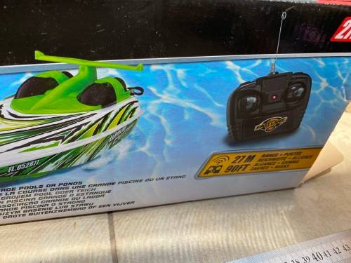 Wave Cutter boxed - Fast Lane with remote