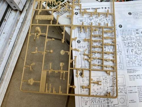 Mass Tow Missile Carrier - parts for model - cheap