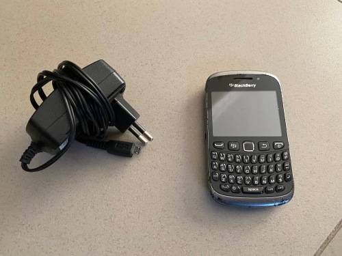 Blackberry Phone with Charger - cheap and works