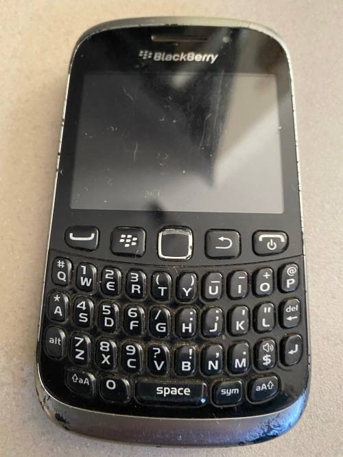 Blackberry Phone with Charger - cheap and works