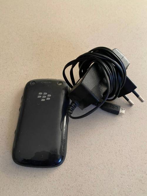 Blackberry Phone with Charger - cheap and works