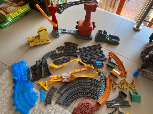 Thomas Train Set with trains, tracks and nice scenery