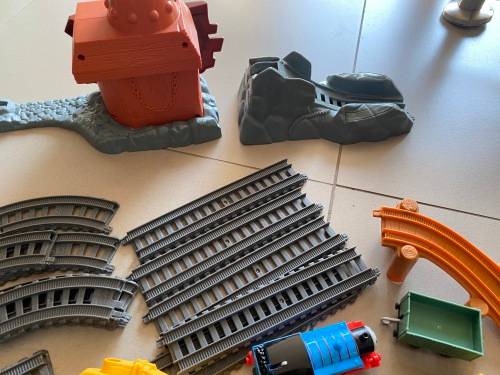 Thomas Train Set with trains, tracks and nice scenery