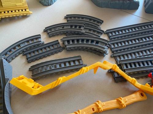 Thomas Train Set with trains, tracks and nice scenery