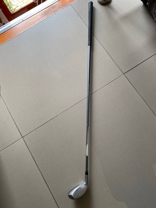 Lovely Taylormade Rescue hybrid club 22 degrees - excellent