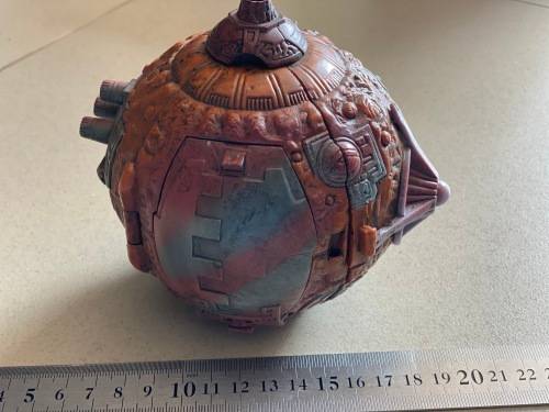 Vintage Trendmaster set which open with figures inside - 1996