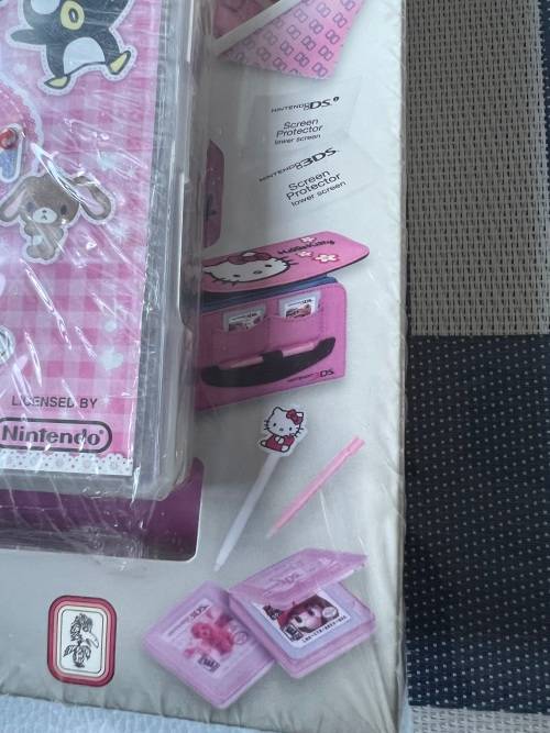 Brand new 3DS Hello Kitty double pack - game and case and accessory set