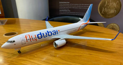 Boeing 737-800 High Quality Airplane Display Model 47CM Fly Flydubai livery