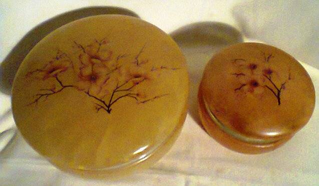 2 x Old Vintage Trinket Lidded Bowl's , both in good condition