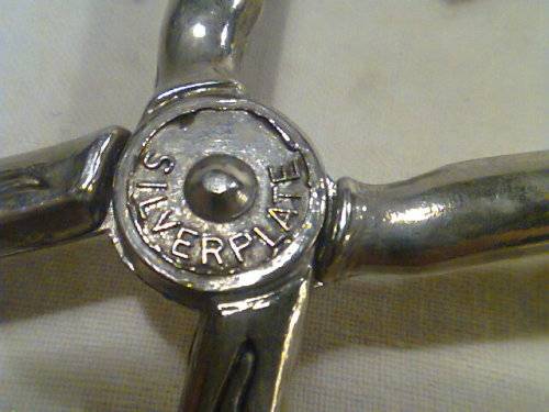 A Beautiful set of 2 HOTELWARE Kettles on a Tray and a set of Silver Plated Salad tongs.