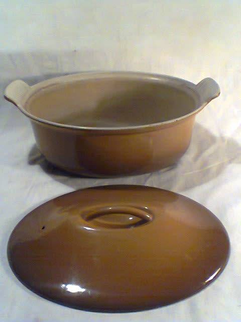 A Vintage 1950's " Le Creuset made in France No 26 " Brown Enamel oven Roasting Pot