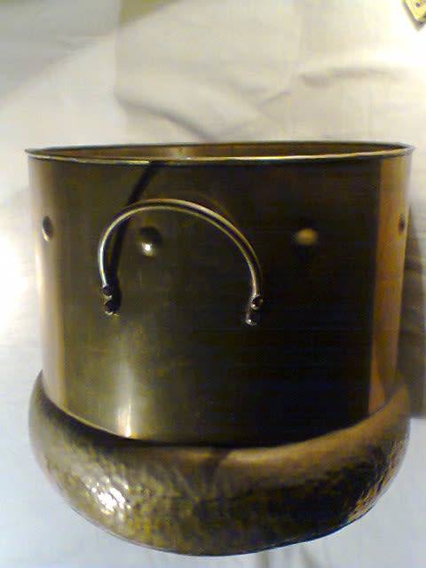 Heavy Very Large Vintage Brass Round Planter : 460mm Wide x 400mm Tall. In second hand condition.