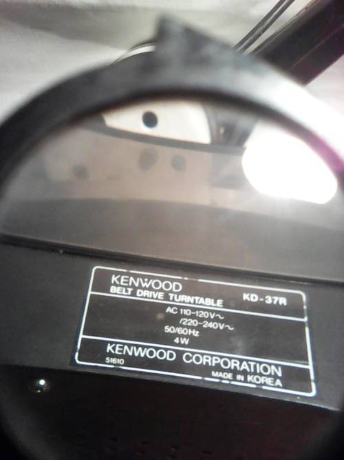 A Blast from the past. A Vintage "Kenwood"  Belt Drive K D 37R record player. In working condition.