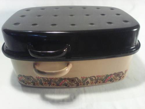 Very Heavy old Dark Brown Lid Pointerware Enamel Roast Pan & in clean condition, makes lovely roast.