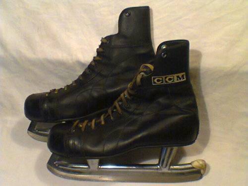 Man cave Sport memorabilia , Old senior Ice Hockey Skating Boots . (CCM 102/3" ) made in Canada